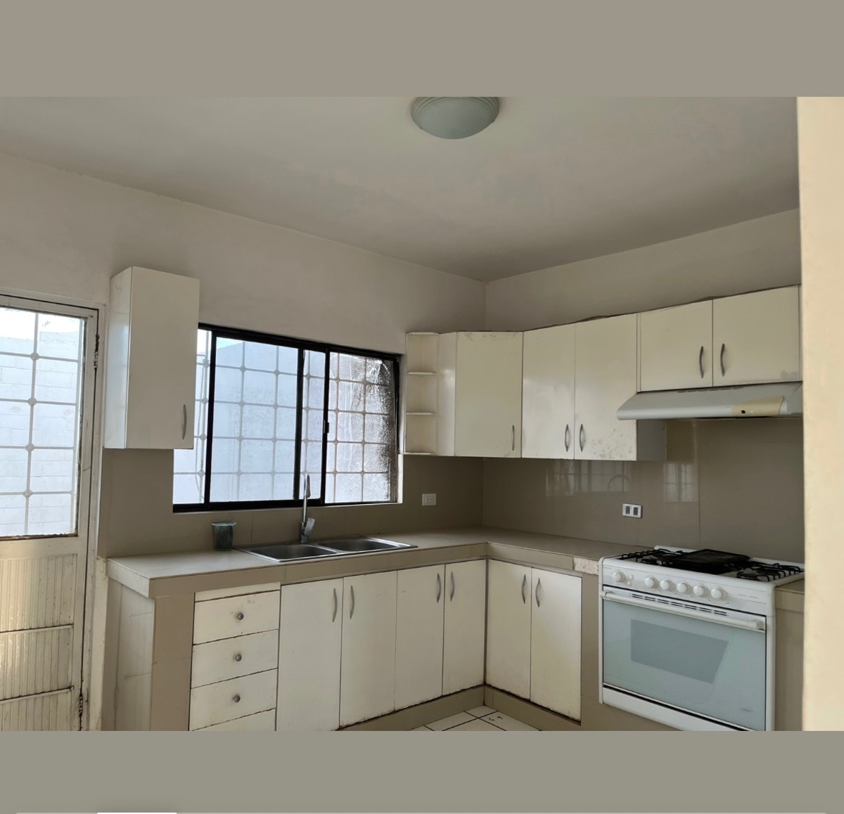 Vista 2 de Casa en Renta en Fraccionamiento Privado Villas la Ibero, Torreón