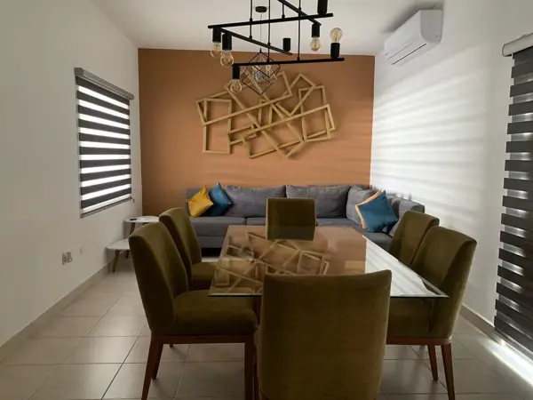 Casa a la venta en Los Olivos con recámara en planta baja, ideal para familias en Gómez Palacio
