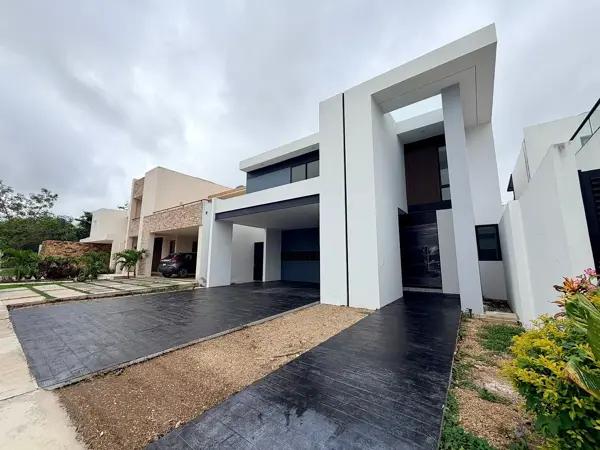 Casa en Venta en Privada en Cholul, Merida Yucatan con Amenidades