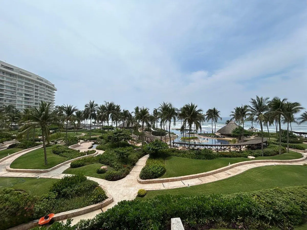 Departamento en venta en Playa Diamante, Acapulco de Juárez — foto 1 de 23