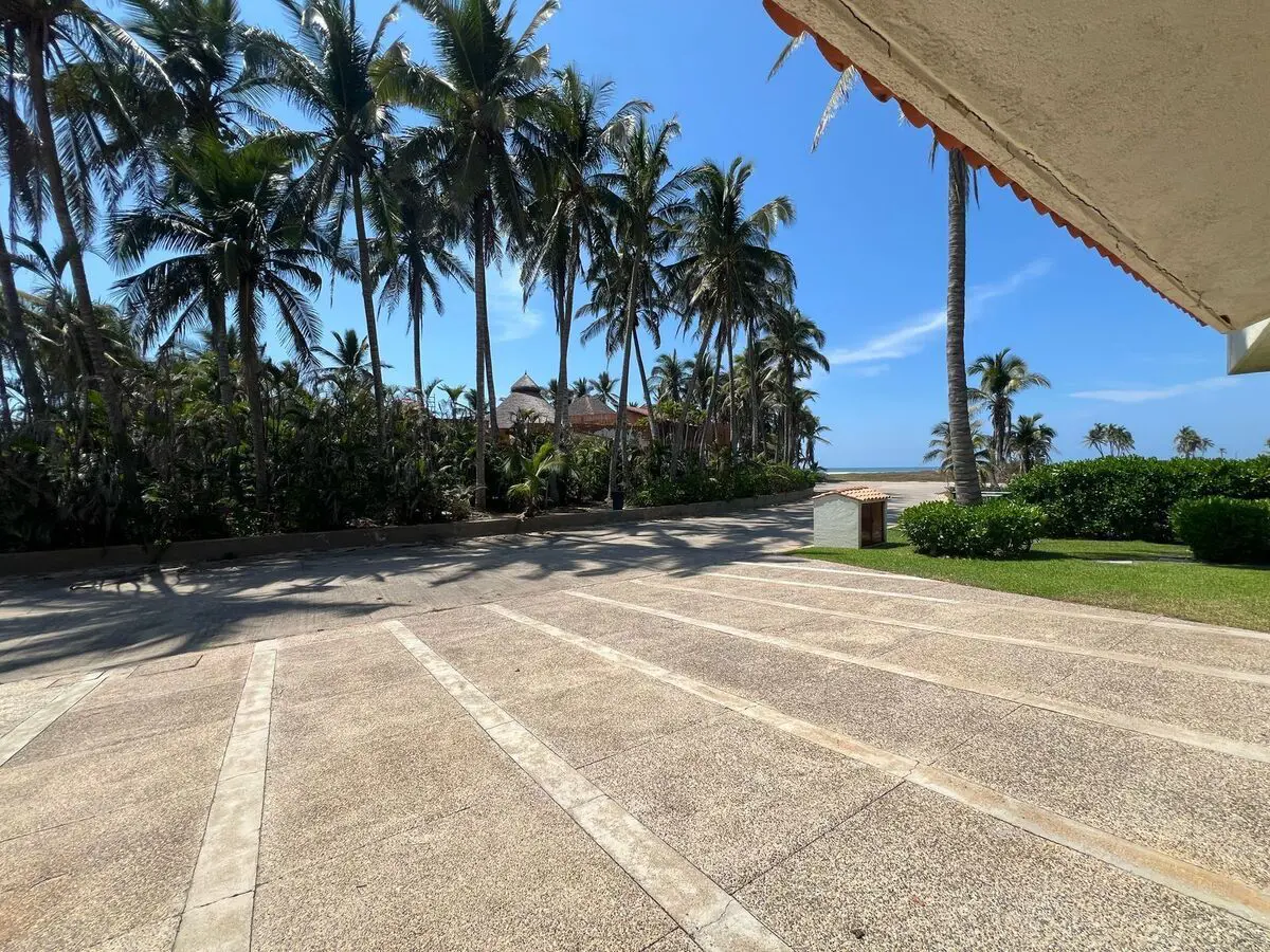 Terreno en venta en Plan de los Amates, Acapulco de Juárez — foto 1 de 9