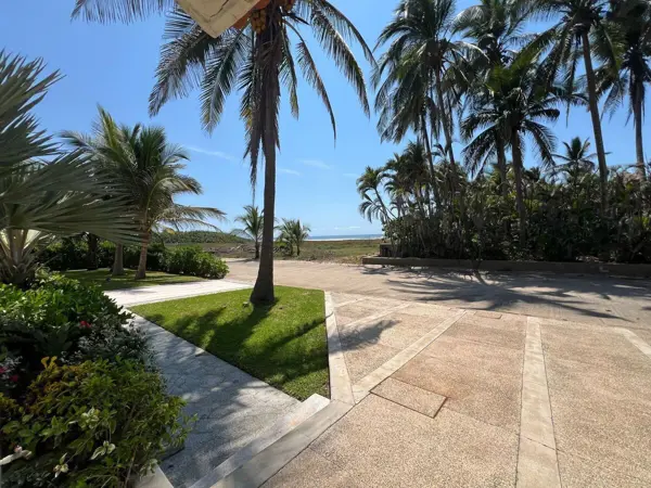 Terreno en venta en Plan de los Amates, Acapulco de Juárez — foto 2 de 9