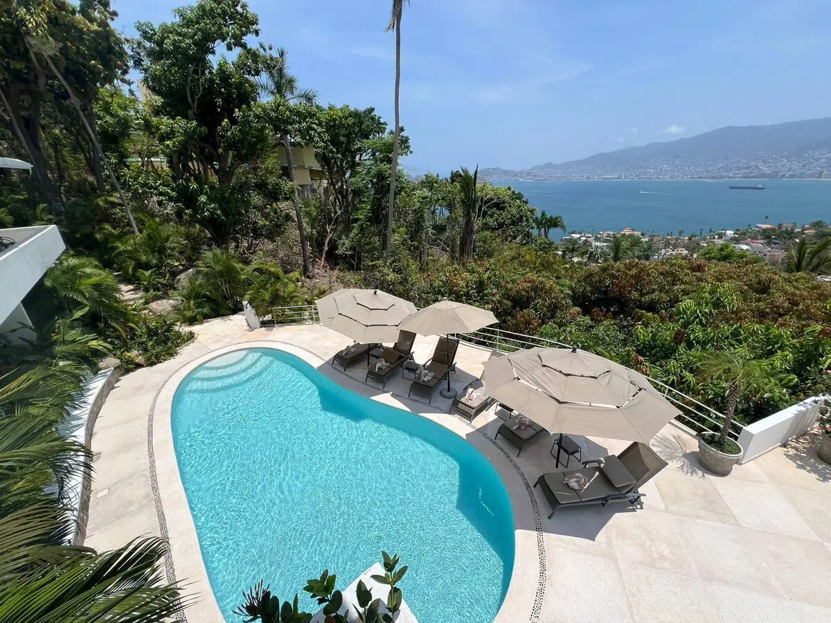 Casa en renta en Las Brisas, Acapulco de Juárez — foto 1 de 17