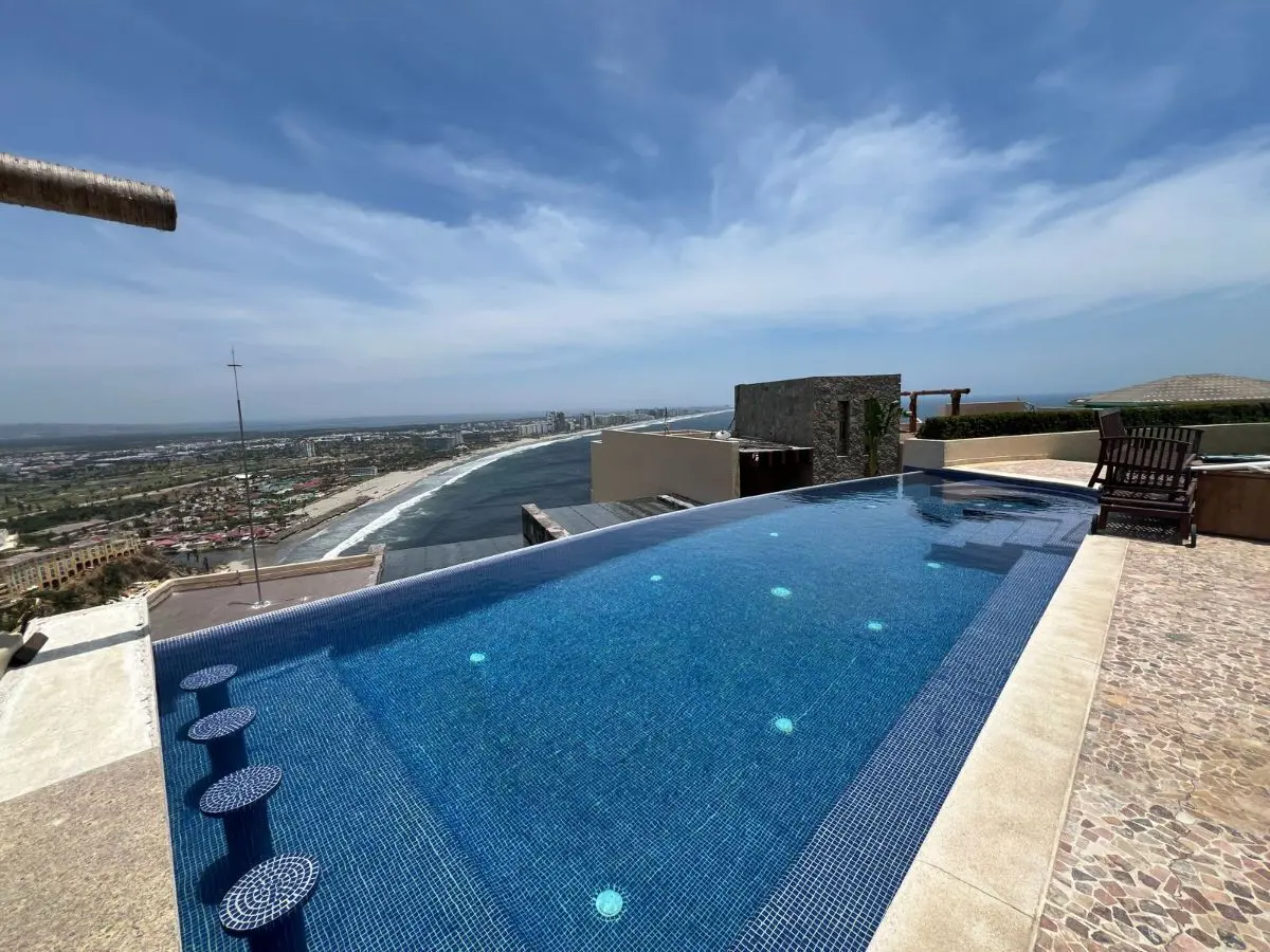 Departamento en venta en Playa Diamante, Acapulco de Juárez — foto 1 de 17