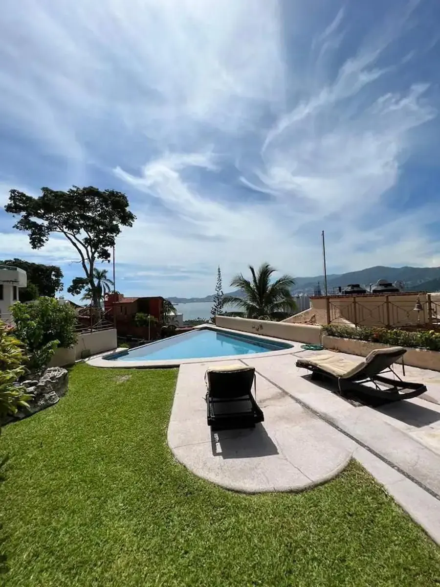Casa en venta en Joyas de Brisamar, Acapulco de Juárez — foto 1 de 18