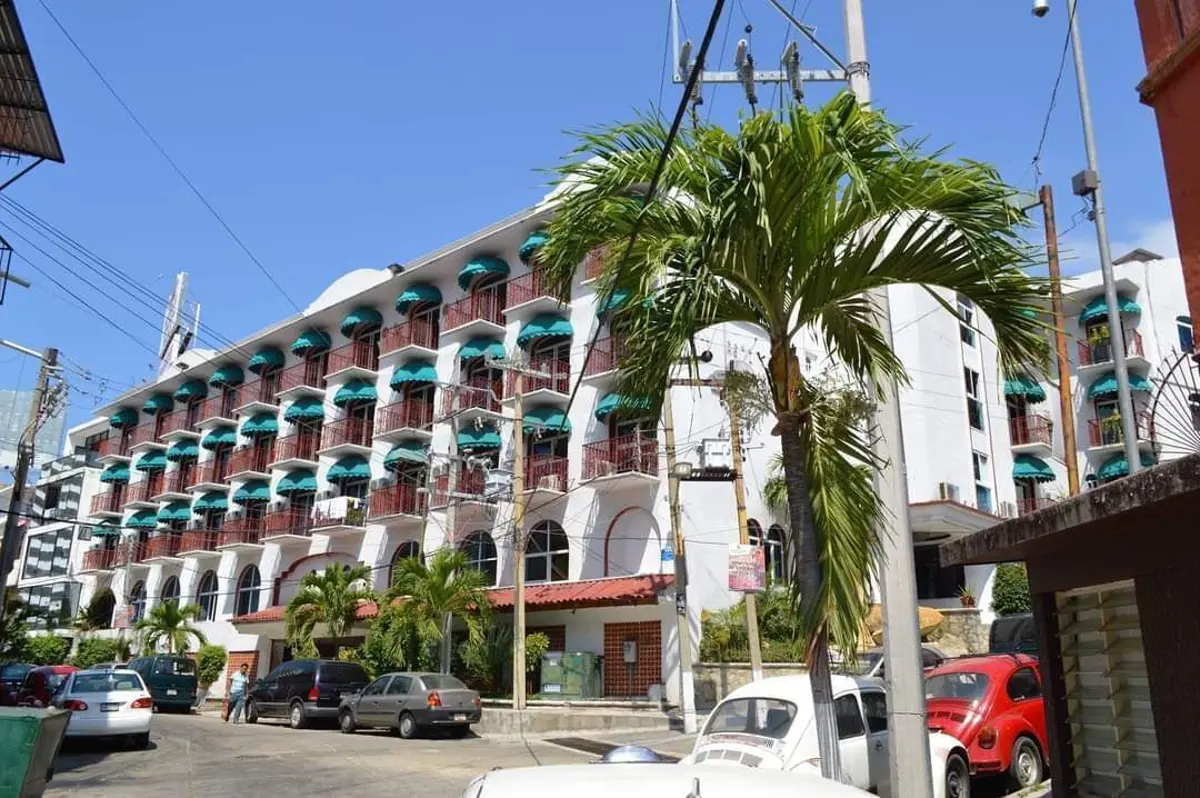 Edificio en venta en Club Deportivo, Acapulco de Juárez — foto 1 de 12