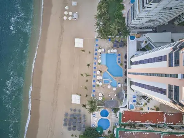 Edificio en venta en Club Deportivo, Acapulco de Juárez — foto 3 de 3