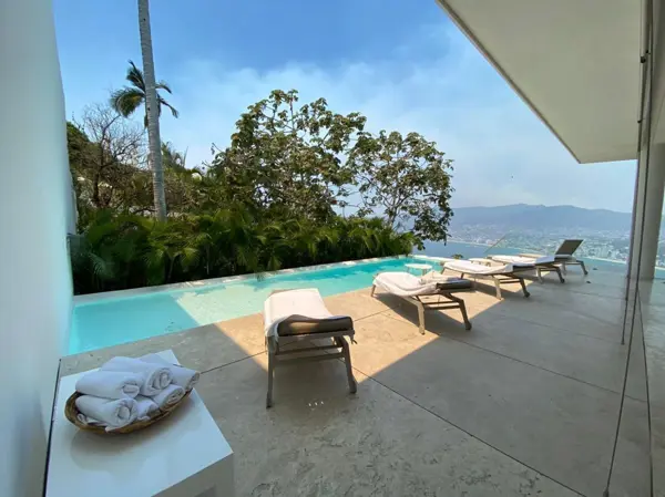 CASA EN VENTA EN LAS  BRISAS ACAPULCO
