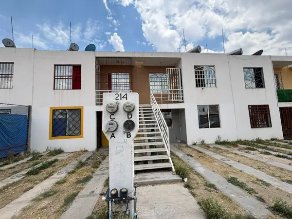 CASA DUPLEX EN VENTA EN TORRES DORADAS