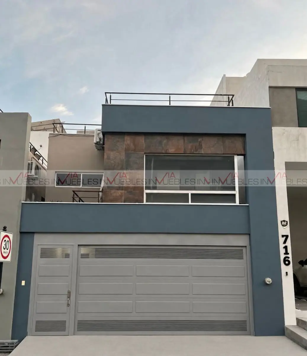 Casa en venta en Paseo del Vergel, Monterrey — foto 1 de 41