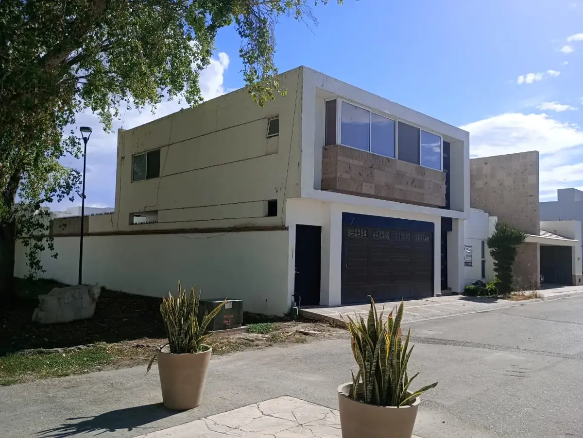Casa en venta en Rincón las Trojes, Torreón — foto 1 de 27