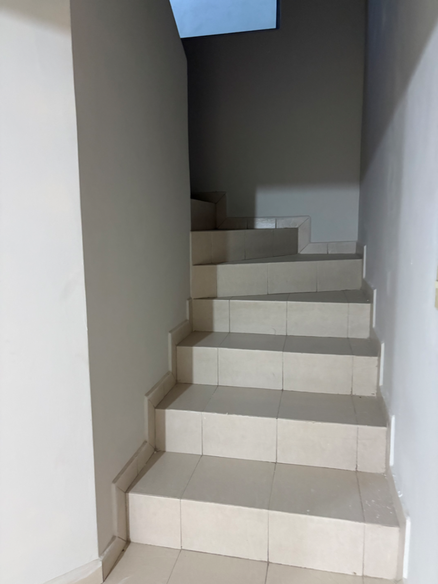 Vista 3 de Renta de Casa en Los Viñedos, Torreón: Comodidad y Espacios Amplios