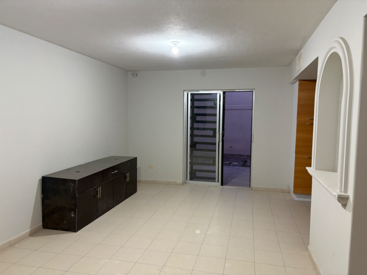 Vista 4 de Renta de Casa en Los Viñedos, Torreón: Comodidad y Espacios Amplios