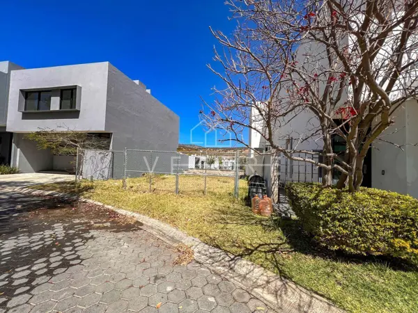 Terreno en venta en Bosques Santa Anita, Tlajomulco de Zúñiga — foto 2 de 9
