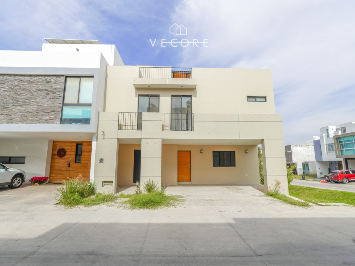 Casa en venta en Madeiras, Zapopan — foto 1 de 34