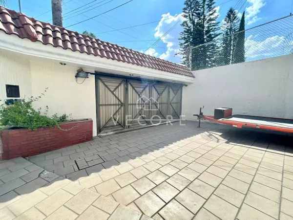 Casa en venta en Jardines Del Sol, Zapopan — foto 3 de 35