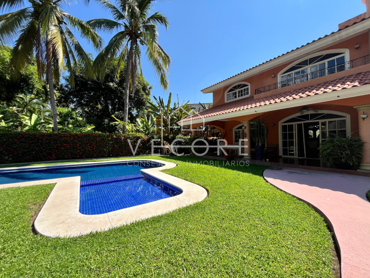 Casa en venta en Manzanillo Centro, Manzanillo — foto 1 de 21