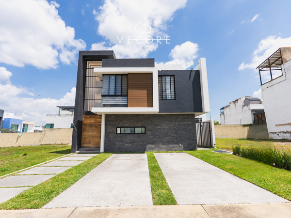 CASA EN VENTA EN VALLE IMPERIAL, ZAPOPAN