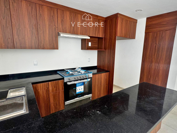 Casa en venta en Madeiras, Zapopan — foto 2 de 23