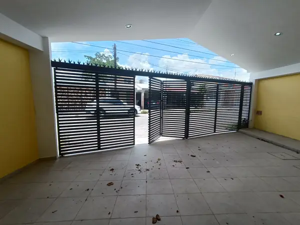 Casa en venta en Las Brisas, Mérida — foto 2 de 29