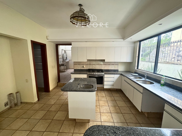 Casa en venta en Fraccionamiento Bugambilias, Zapopan — foto 2 de 23
