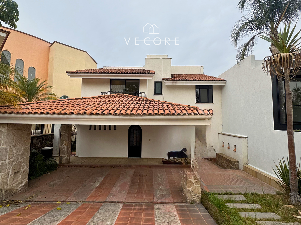 Casa en venta en Fraccionamiento Bugambilias, Zapopan — foto 1 de 23