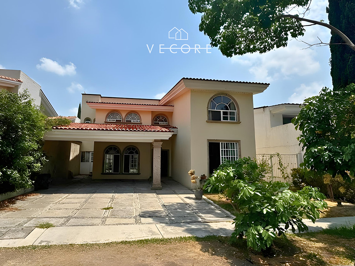 Casa en venta en Fraccionamiento Bugambilias, Zapopan — foto 1 de 19