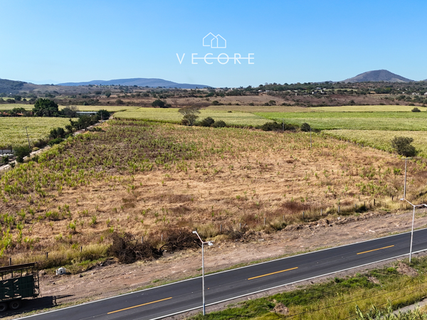 TERRENO EN VENTA A PIE DE CARRETERA EN ACATLAN DE JUAREZ, JALISCO