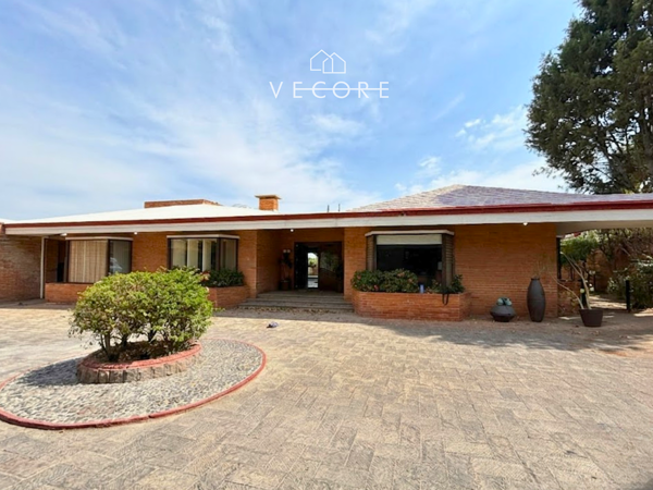 Casa en venta en Colinas de San Javier, Zapopan — foto 2 de 35