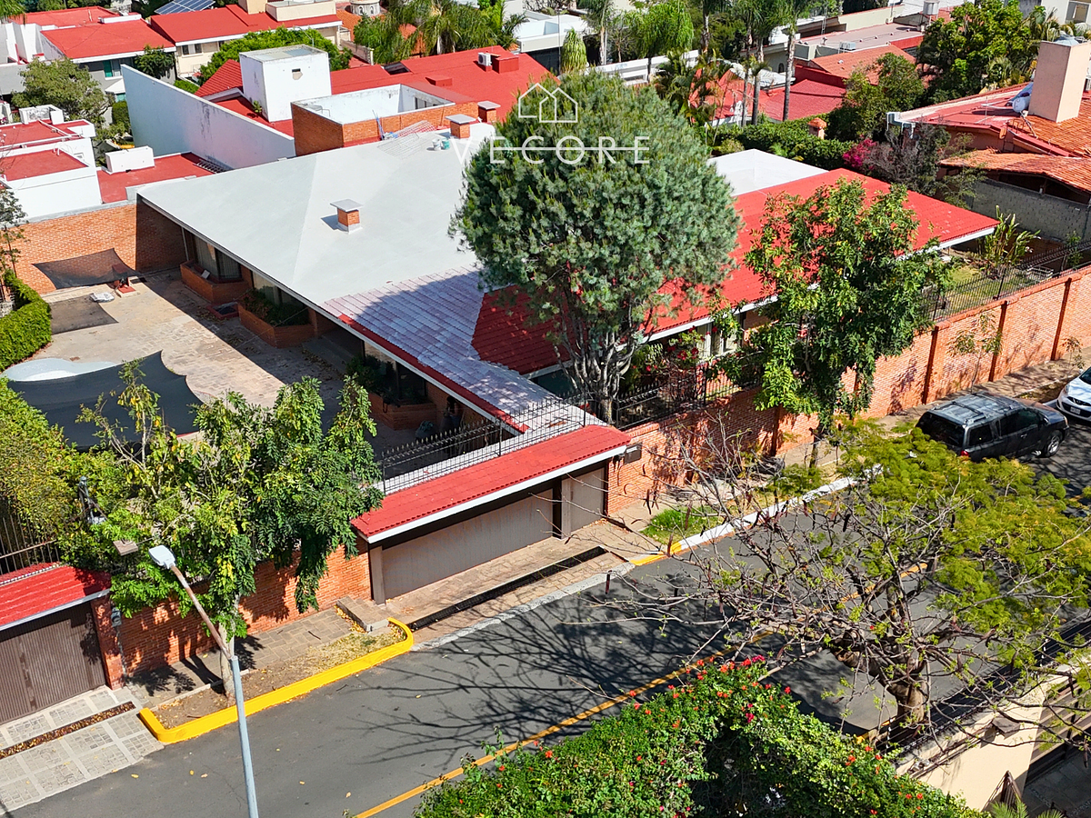 Casa en venta en Colinas de San Javier, Zapopan — foto 1 de 35