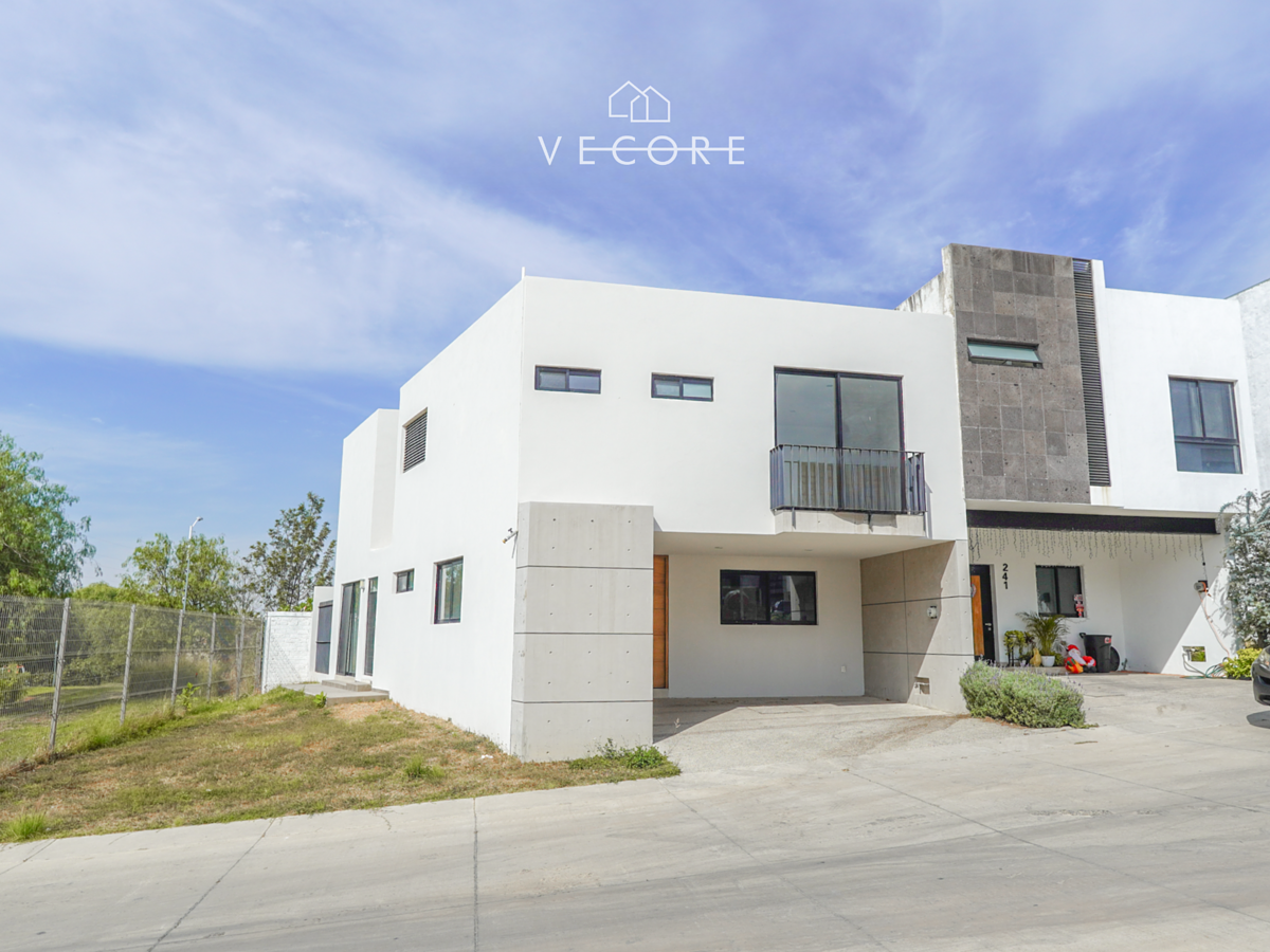 Casa en venta en Madeiras, Zapopan — foto 1 de 33