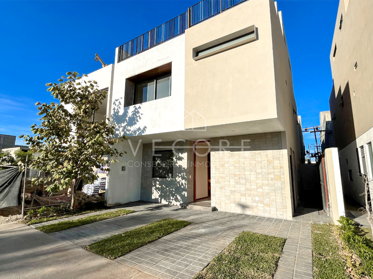Casa en venta en Solares, Zapopan — foto 1 de 24