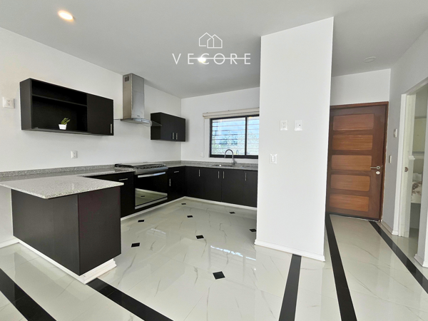 Casa en venta en Adamar, Tlajomulco de Zúñiga — foto 2 de 25