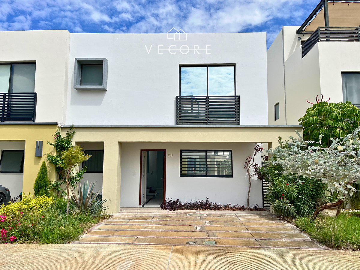 Casa en venta en Adamar, Tlajomulco de Zúñiga — foto 1 de 25