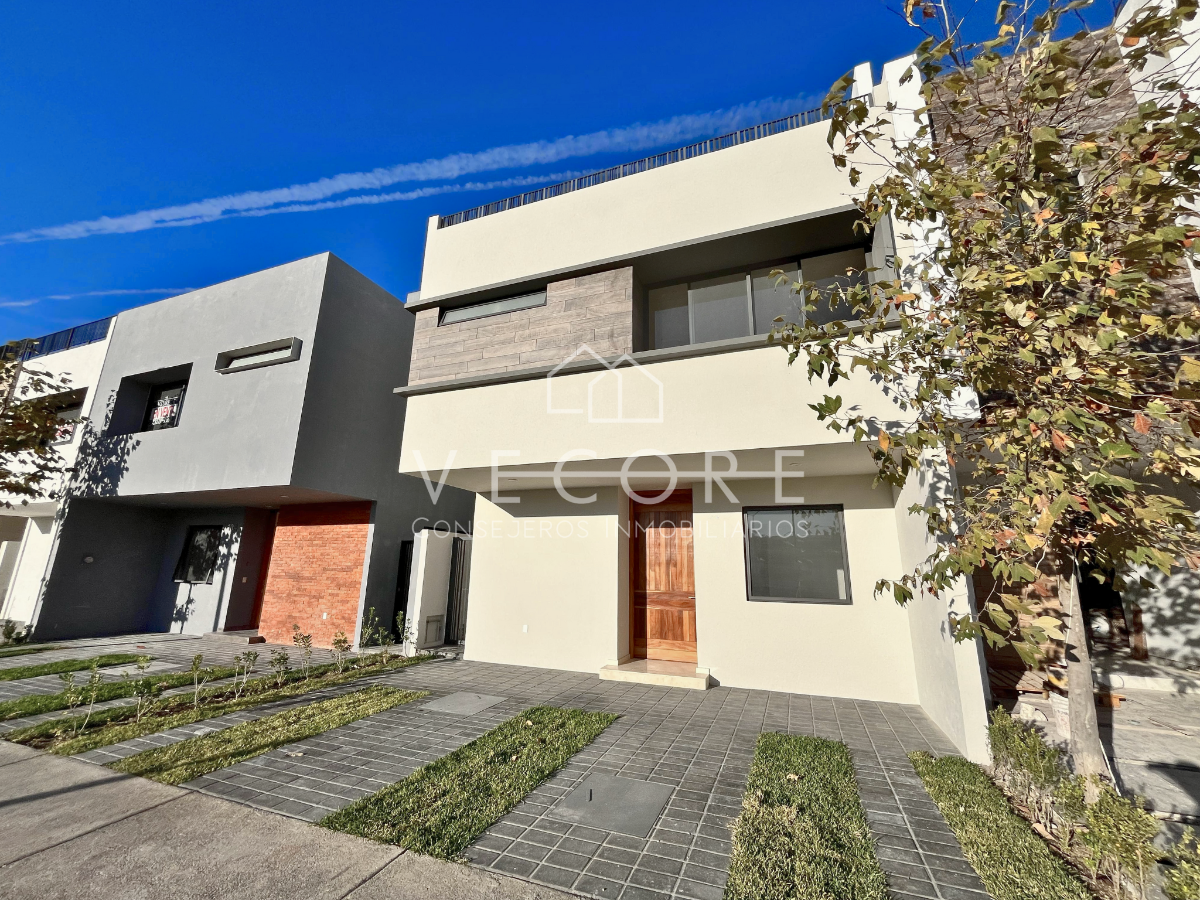 Casa en venta en Parques Vallarta, Zapopan — foto 1 de 23