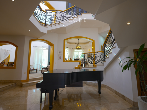 Casa en venta en Fraccionamiento Bugambilias, Zapopan — foto 2 de 41