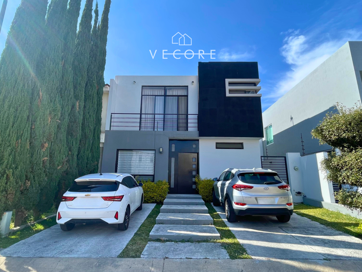 Casa en venta en Residencial Provenza, Tlajomulco de Zúñiga — foto 1 de 37