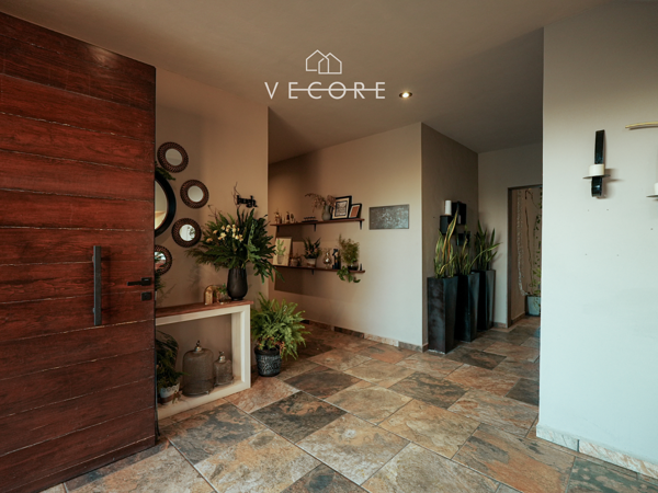 Casa en venta en La Venta del Astillero, Zapopan — foto 3 de 31