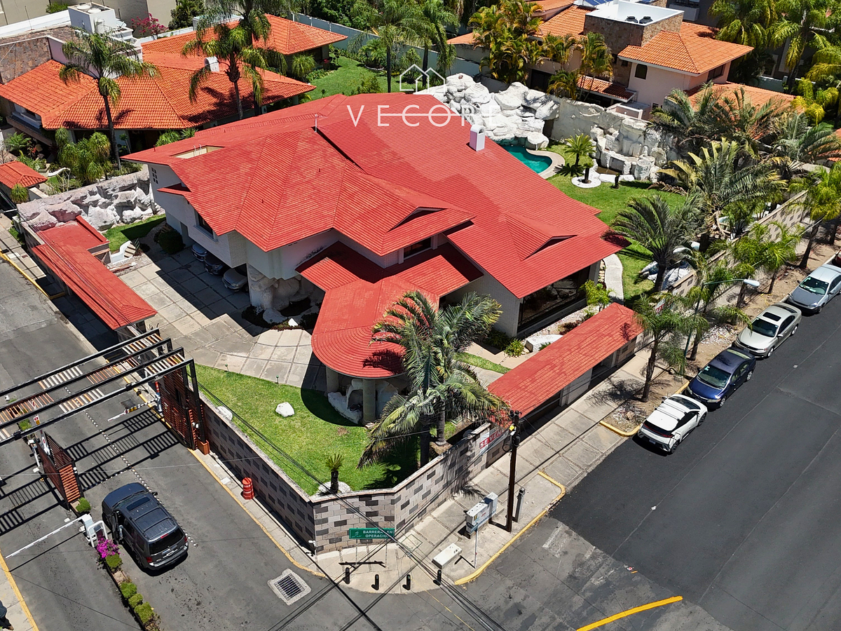 Casa en venta en Colinas de San Javier, Zapopan — foto 1 de 49