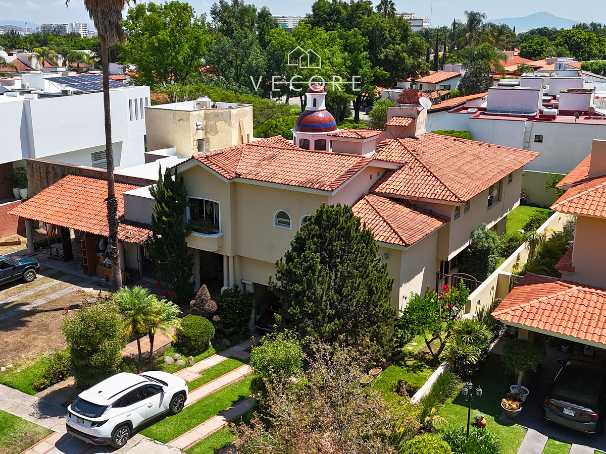 Casa en venta en Valle Real, Zapopan — foto 1 de 26