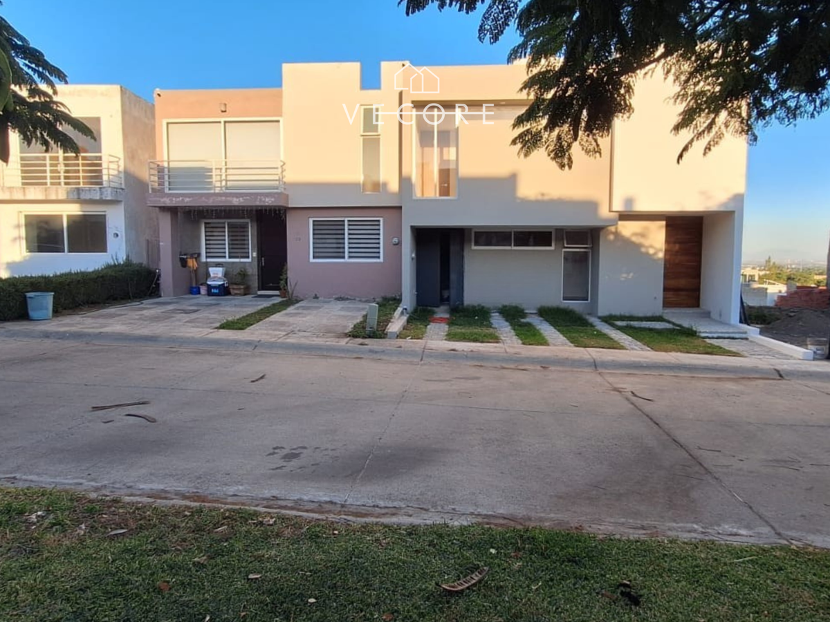 Casa en venta en Bosque Real, Tlajomulco de Zúñiga — foto 1 de 20