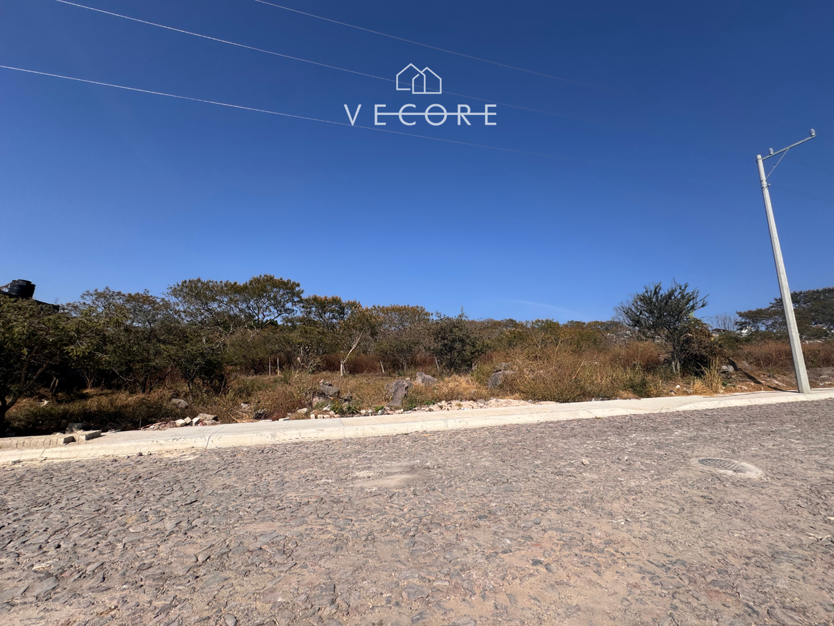 Terreno en venta en Colinas de Cajititlán, Tlajomulco de Zúñiga — foto 1 de 13