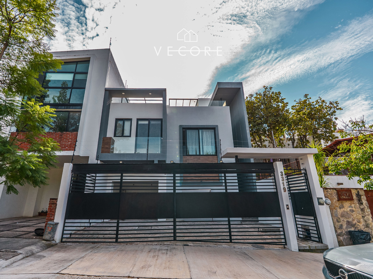 Casa en venta en Bugambilias, Zapopan — foto 1 de 31