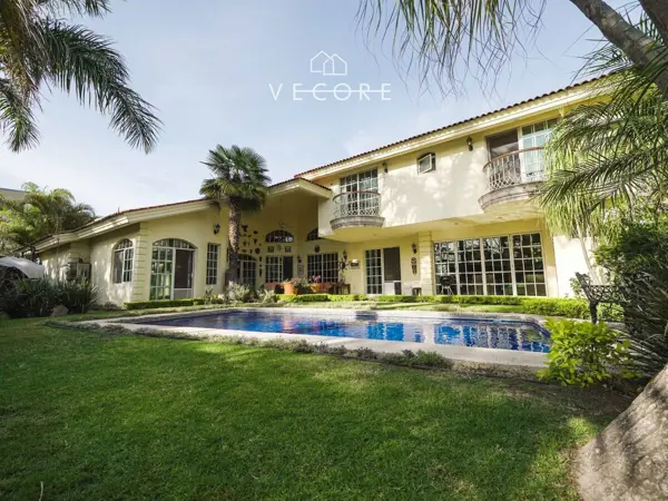 CASA EN VENTA, BUGAMBILIAS, ZAPOPAN