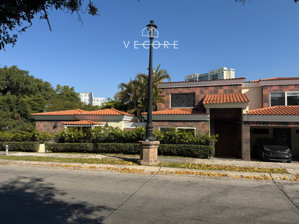 Casa en venta en Puerta de Hierro, Zapopan — foto 2 de 33