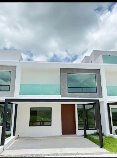 RESIDENCIA EN VENTA CON HABITACIONES COMPLETAS CON BAÑO Y CLOSETS EN PLANTA BAJA PARA NIÑOS Y ADULTO