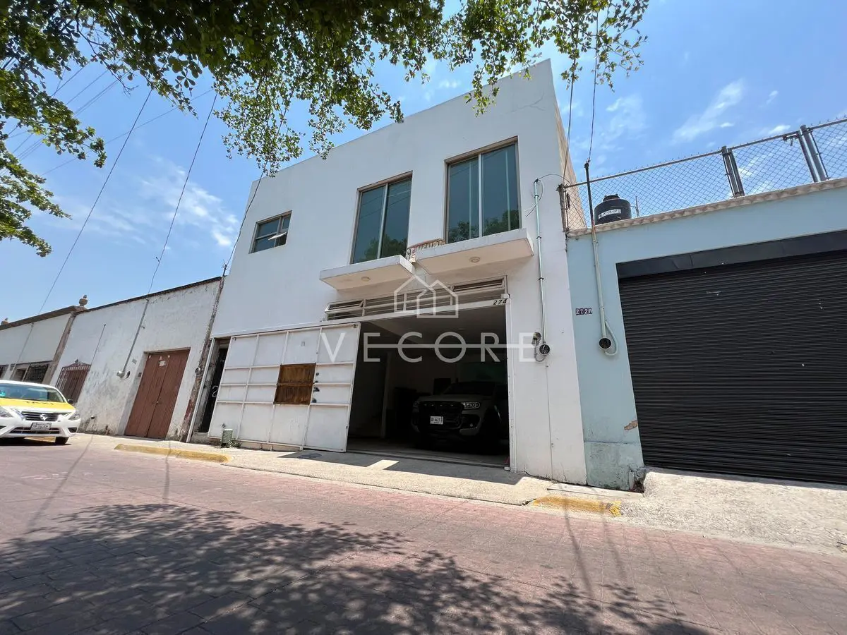 Casa en venta en Tlaquepaque Centro, San Pedro Tlaquepaque — foto 1 de 27