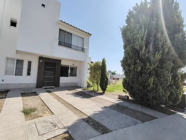 Casa en venta en Residencial Puerta de Piedra, Celaya — foto 3 de 23