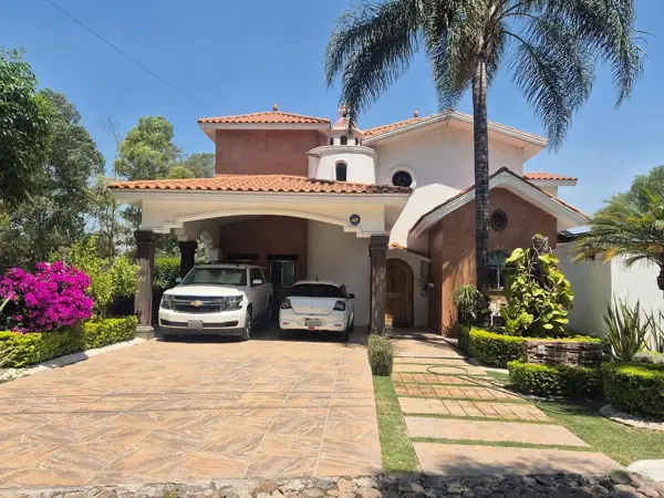 CASA EN VENTA QUINTAS SANTA MARÍA CELAYA CASA EN VENTA QUINTAS SANTA MARÍA CELAYA