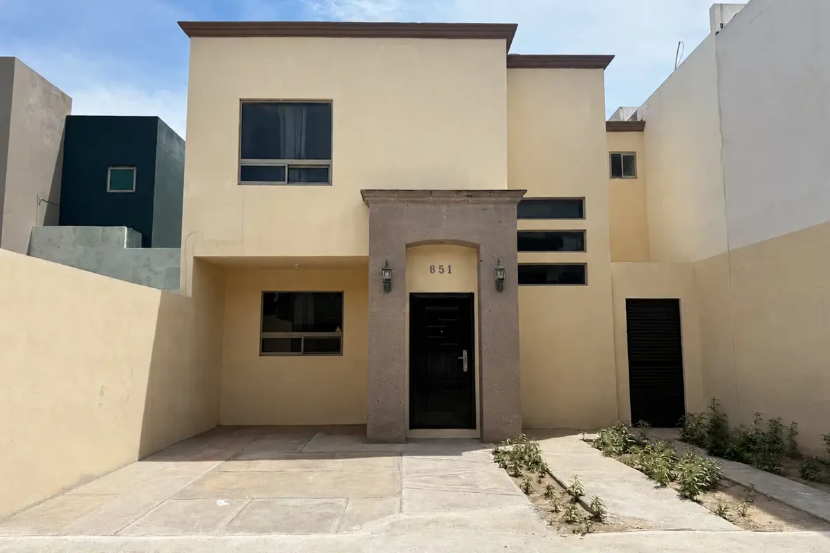 Casa en renta en Portales, Ramos Arizpe — foto 1 de 15